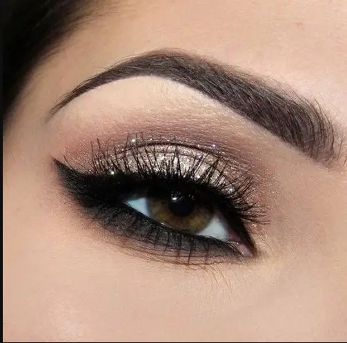 Kedi Gözü Makyajı