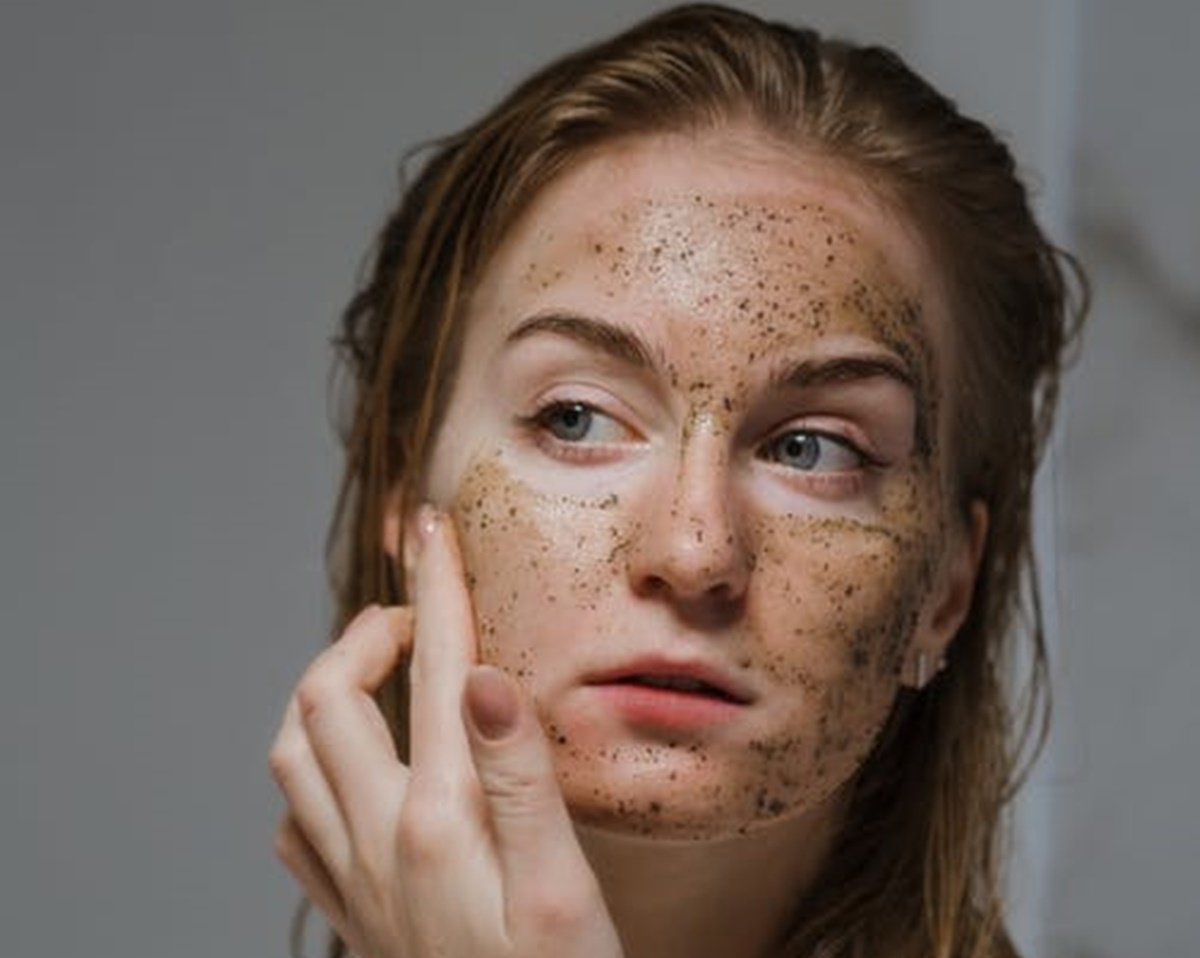 Cildi Sıkılaştırmak İçin Evde Kahve Maskesi Yapımı