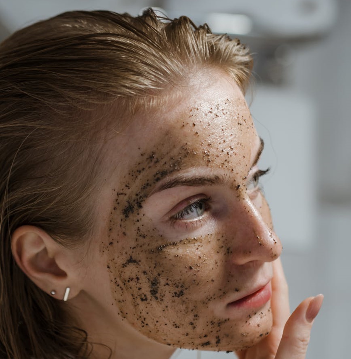 Ölü Hücreleri Temizlemek İçin Evde Kahve Maskesi Yapımı